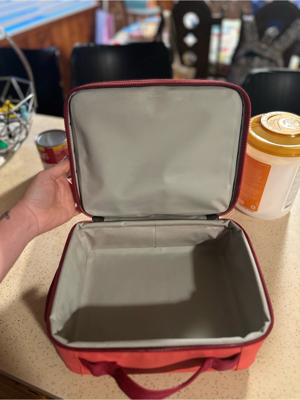 Yeti Lunch Box - Picture 3 of 4